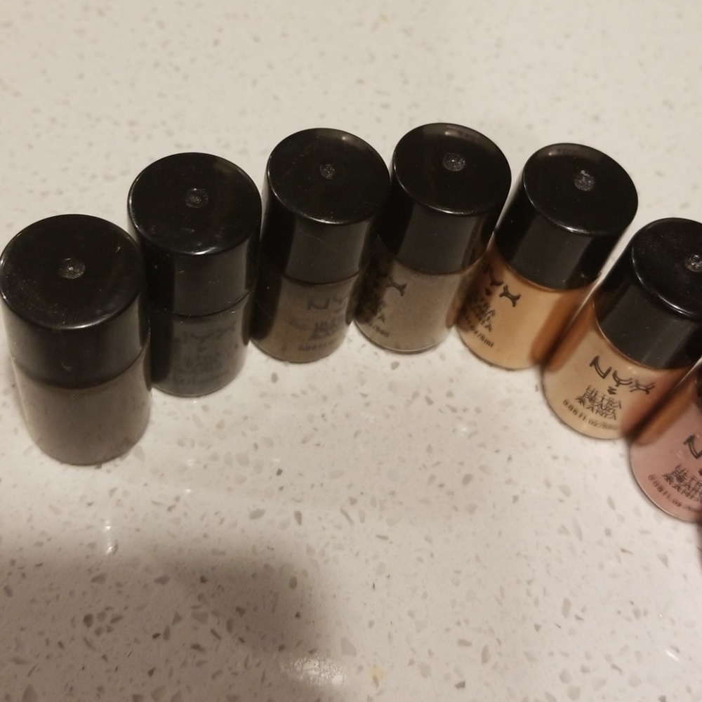 Makeup - Picture 2 of 5